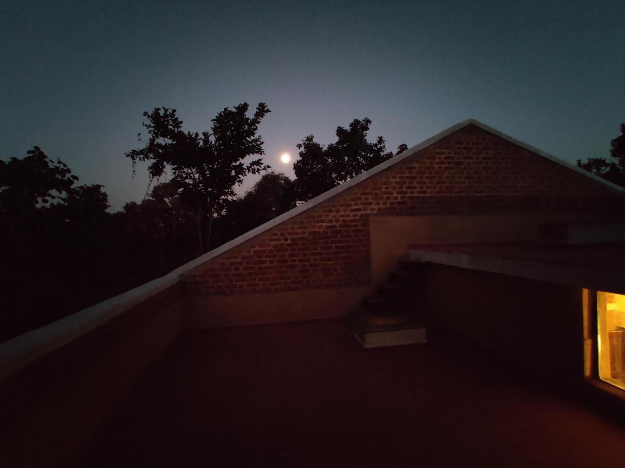 Surwahi Social Ecoestate Kanha Luaran gambar