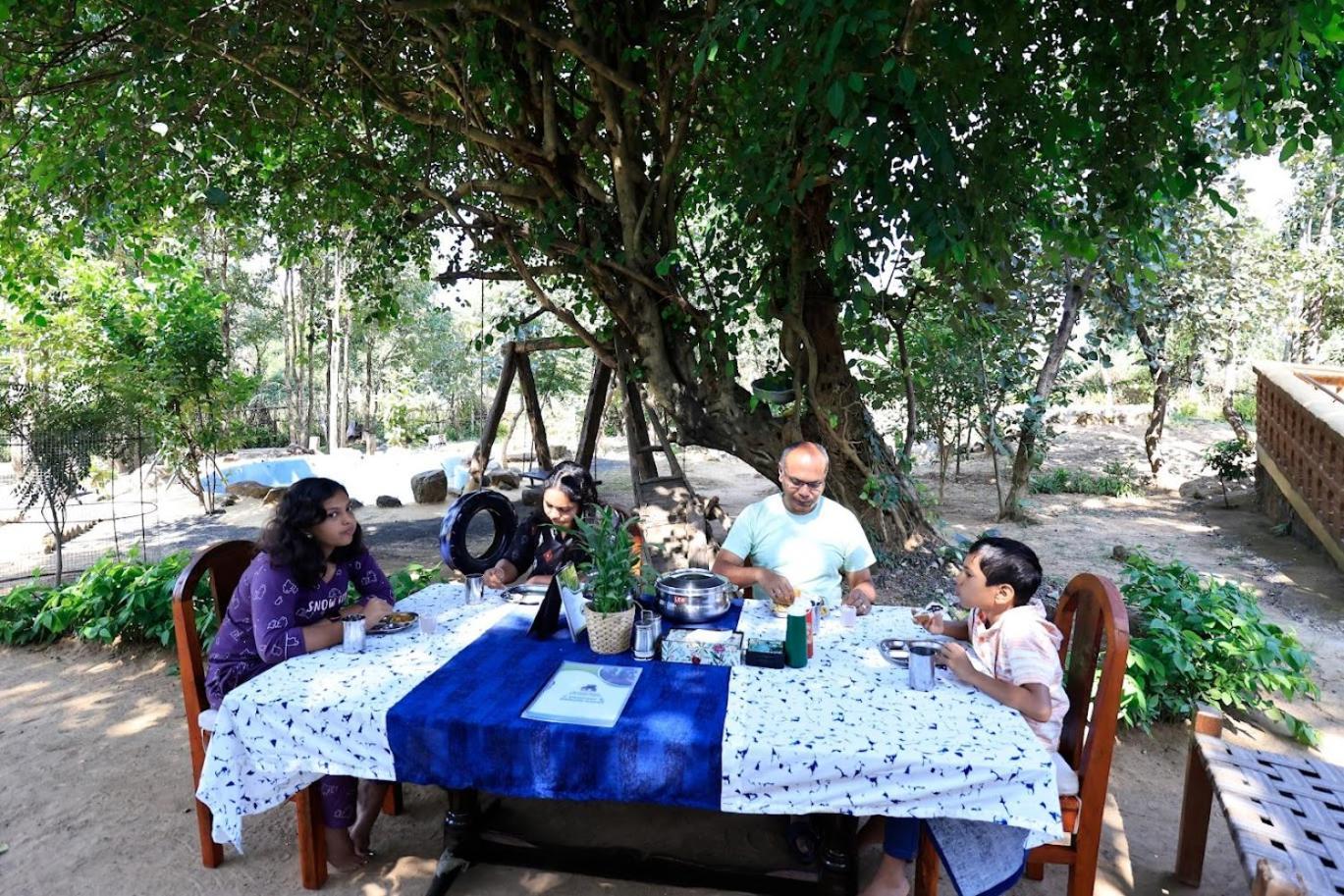 Surwahi Social Ecoestate Kanha Luaran gambar